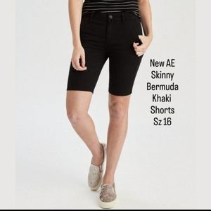 American Eagle black skinny bermuda khaki/uniform shorts sz 16